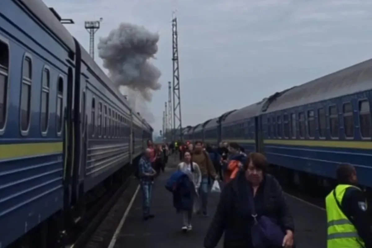 Удар по локомотиву за 2 км від Польщі: що це змінює для України та ЄС