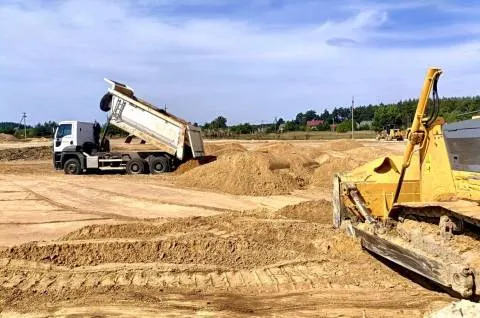 На кордоні з Польщею будують сучасні паркінги для вантажівок