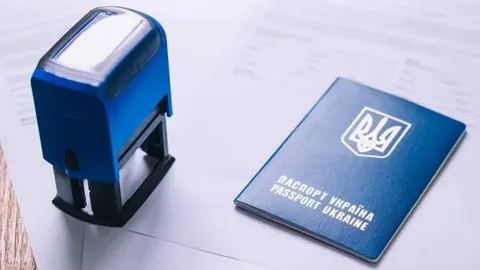 Штампи на кордоні: українцям радять підтверджувати виїзд для захисту в ЄС