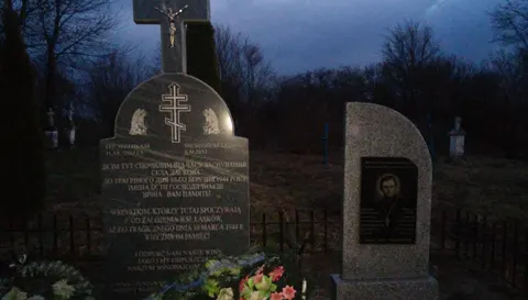 Польща дозволила пошуки поховання українців у Ласкові
