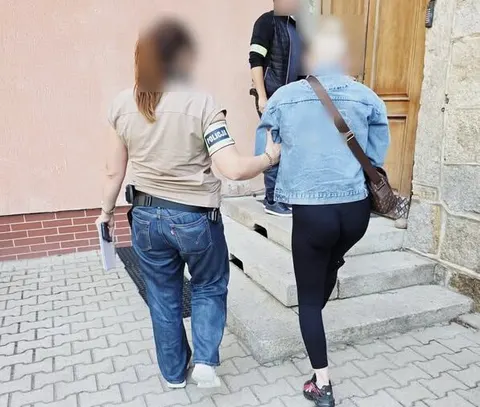 У Польщі судитимуть жінку за напад на українських підлітків біля басейну