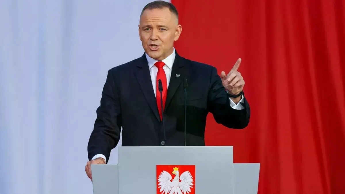 Навроцький: Польща допомагатиме Україні, але з умовою щодо бандерівських прапорів