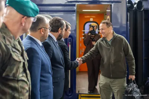 Сікорський приїхав до Києва з неанонсованим візитом