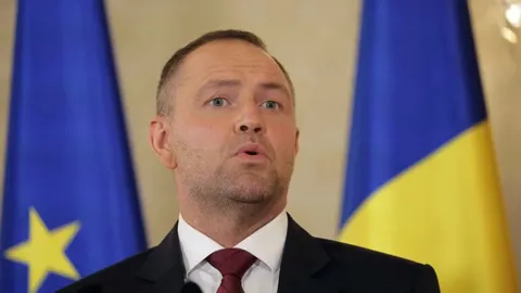 Суперечка в Польщі: Навроцький про «віддану територію», Туск вимагає видалити до