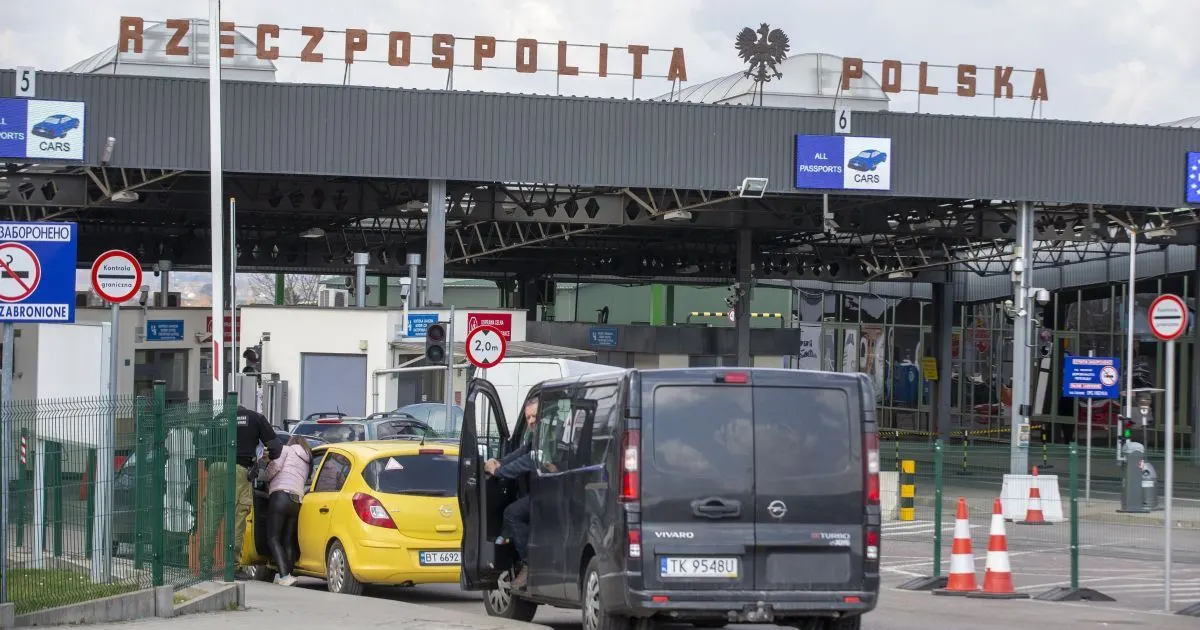 Польща перегляне рух на кордоні з Україною: Туск назвав затори слабким місцем