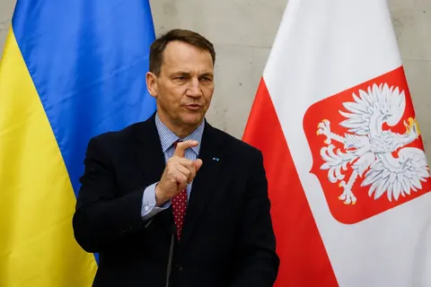Сікорський: дії Росії в Європі — це вже державний тероризм, а не саботаж