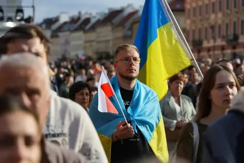 Польща заморозила виплати «800 Плюс» для українців до 2028 року