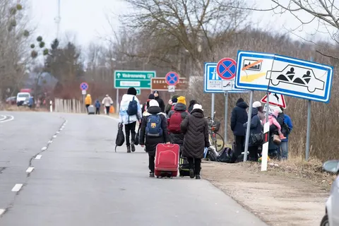 Експерт: повернення біженців залежить від роботи, безпеки та реформ, а не від па