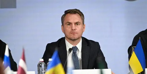 Кравченко підтвердив виїзд за кордон і назвав це відрядженням