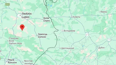Польська поліція підтвердила знахідку кратера та уламків на сході країни