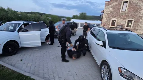 За 9 тисяч доларів обіцяли переправу: на Тернопільщині судитимуть двох
