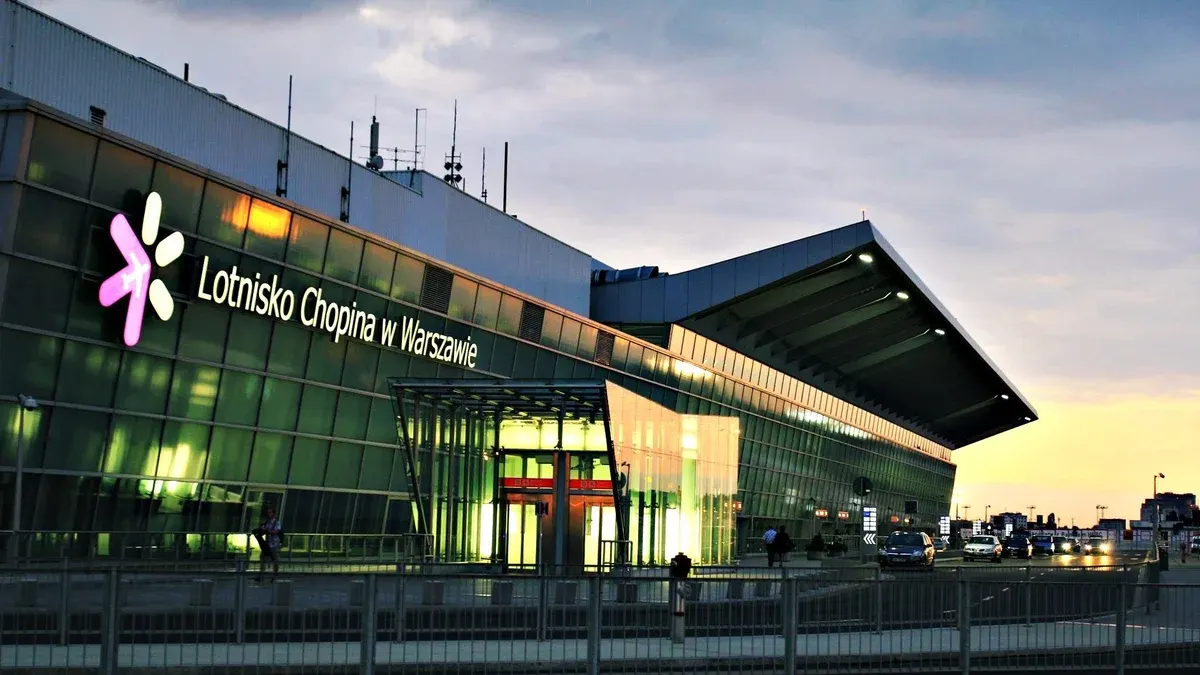 Польща обмежує польоти біля кордону з Україною до грудня 2026 року