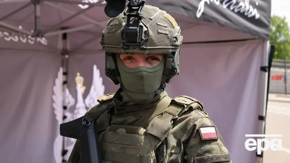 Польща розсилає мобілізаційні картки військовозобов'язаним: що це означає