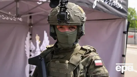 Польща розсилає мобілізаційні картки військовозобов'язаним: що це означає