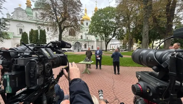 Сікорський у Києві: безпека Польщі та України тісно пов'язані