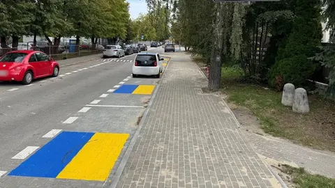 Синьо-жовте паркування у Польщі викликало скандал: влада пояснила ситуацію
